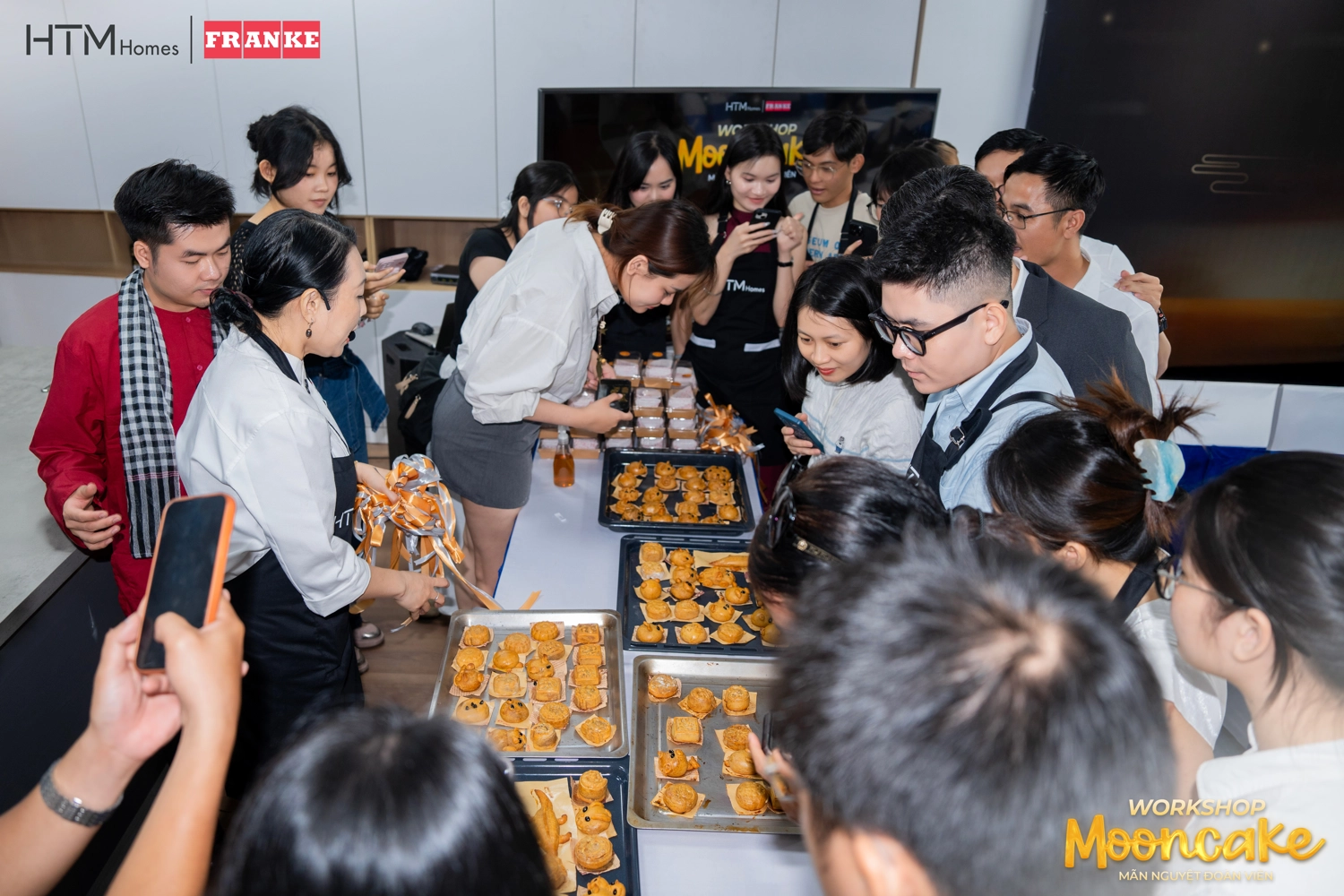 Chiêm ngưỡng các tác phẩm bánh Trung thu đầy sáng tạo và độc đáo của khách mời tham gia workshop